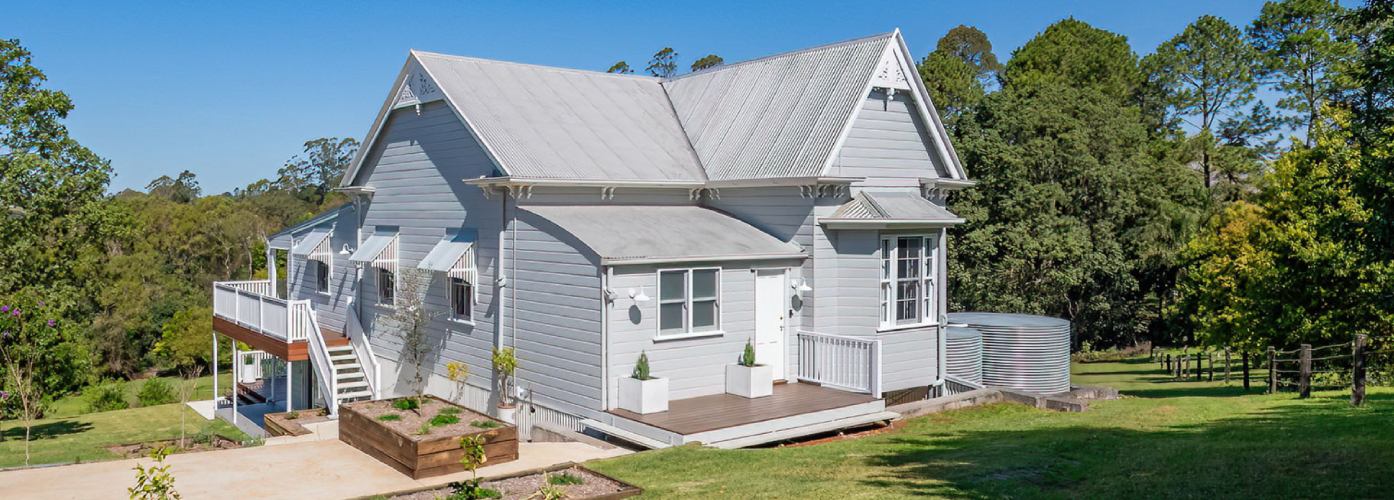 outside North Maleny Cottage