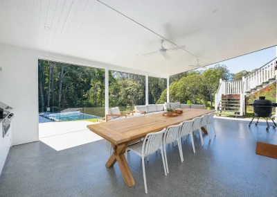 Outdoor dining and BBQ area in Maleny Country House