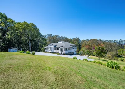 Long shot of Maleny Country House