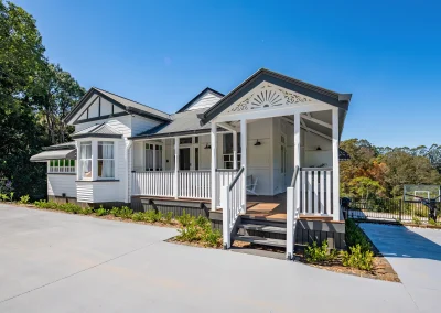 Close up shot of the front of Maleny Country house